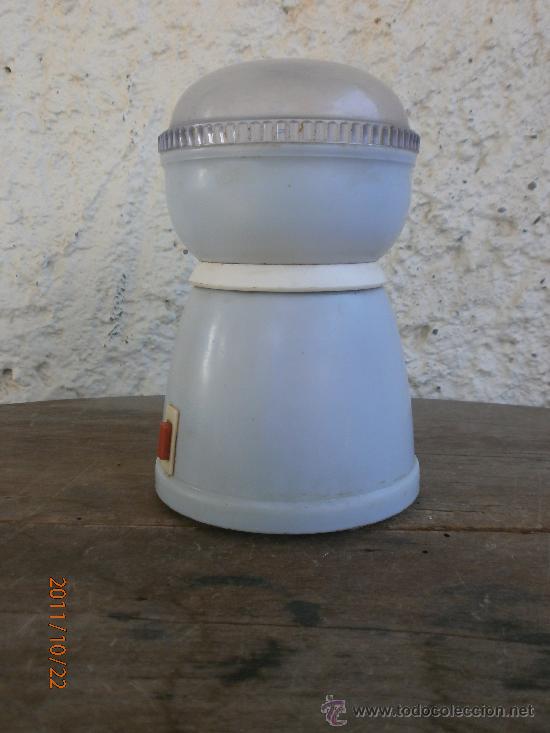 Antig&uuml;edades: MOLINILLO DE CAFE TAURUS MOTOR UNIVERSAL TAURUS FLAUL. 210/230V160W
