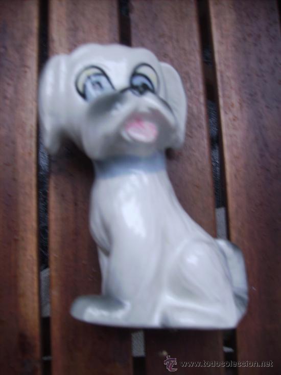 Antiquit&auml;ten: FIGURA DE CER&Aacute;MICA (perrito 14 cm.) - Mal nivelada en la base -