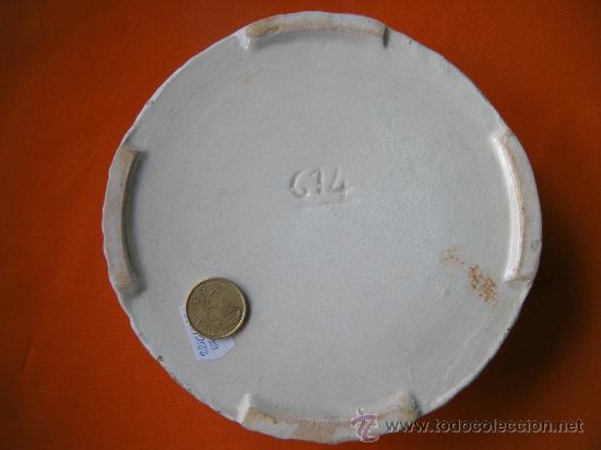 Antig&uuml;edades: ANTIGUA ESCUPIDERA CON RELIEVES - Foto 3