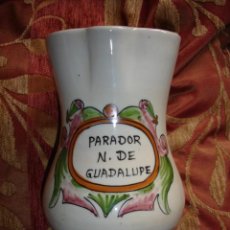 Antigüedades: JARRA PARADOR NUESTRA SEÑORA DE GUADALUPE.LA PILARICA.J.A .22 CM ALTURA. Lote 29061241