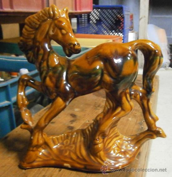Antig&uuml;edades: Figura de caballo de cer&aacute;mica - Foto 1