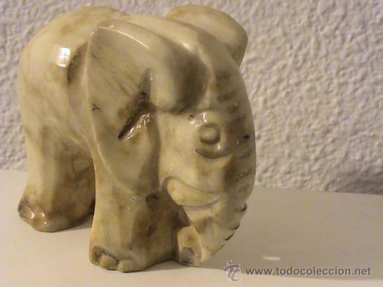 Antiquit&eacute;s: Elefante de alabastro beige con vetas marrones