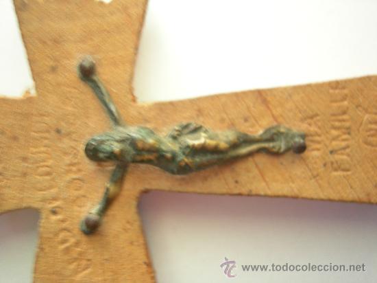 Antig&uuml;edades: crucifijo de madera - Foto 2