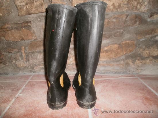 Antig&uuml;edades: ANTIGUAS BOTAS DE BOMBERO - Foto 3