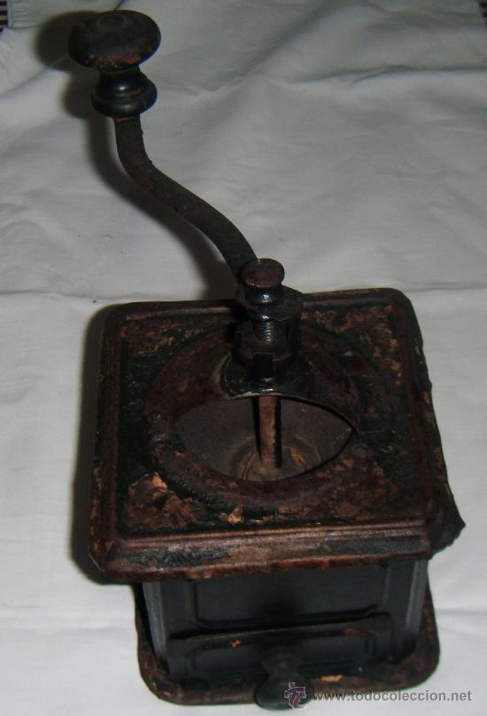 Antiquit&eacute;s: molinillo de cafe muy antiguo