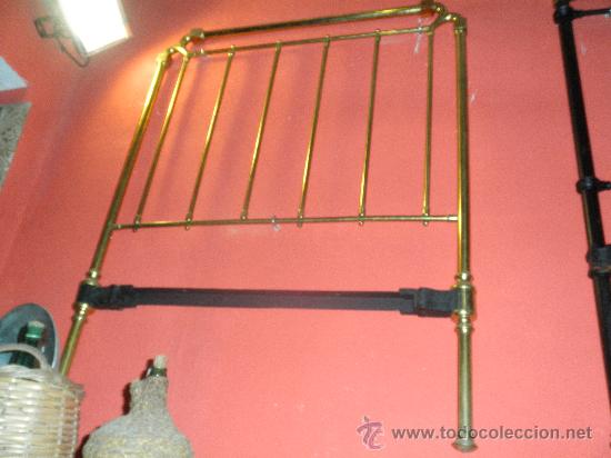 Antig&uuml;edades: CABEZAL DE LATON 105 CM - Foto 1