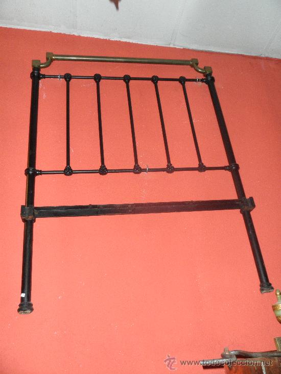 Antig&uuml;edades: CABEZAL DE HIERRO Y LAT&Oacute;N 105 CM - Foto 1