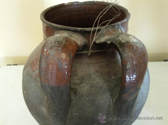 Antig&uuml;edades: Antiguo puchero de barro con dos asas - Foto 2