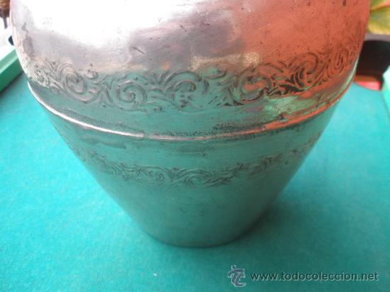 Antig&uuml;edades: ANTIGUO FLORERO MET&Aacute;LICO. ESTA&Ntilde;O? - Foto 4