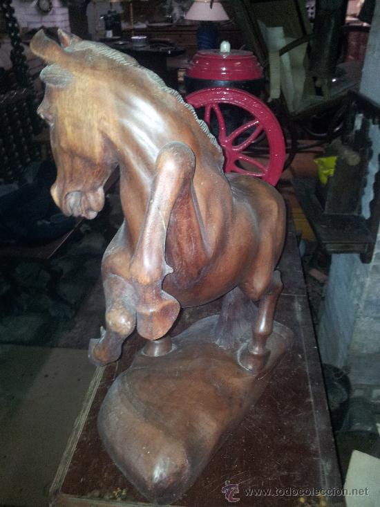 Antig&uuml;edades: Espectacular caballo de madera maciza. - Foto 3