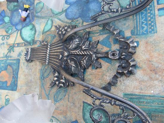 Antig&uuml;edades: ANTIGUO APLIQUE EN BRONCE CON TULIPAS DE EPOCA. RIZADAS - Foto 2