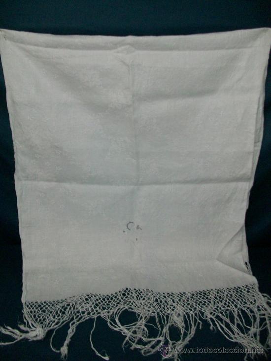 Antiguidades: ANTIGUA TOALLA CON BORDADO Y PUNTILLA - MEDIDAS: 60 X140 CM
