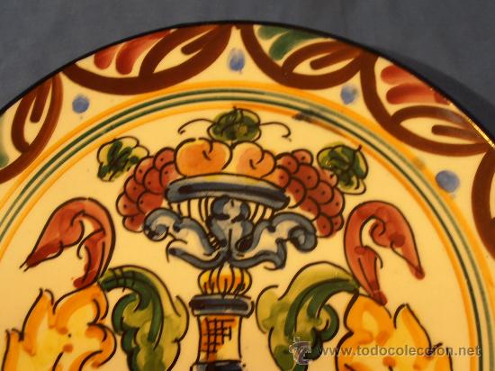 Antig&uuml;edades: PLATO HERALDICO CON DECORACION FRUTAL - Foto 3