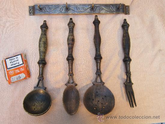 Antig&uuml;edades: JUEGO COCINA EN METAL Y MADERA - Foto 1