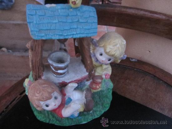 Antig&uuml;edades: NI&Ntilde;OS JUNTO AL POZO. BISCUIT - Foto 1