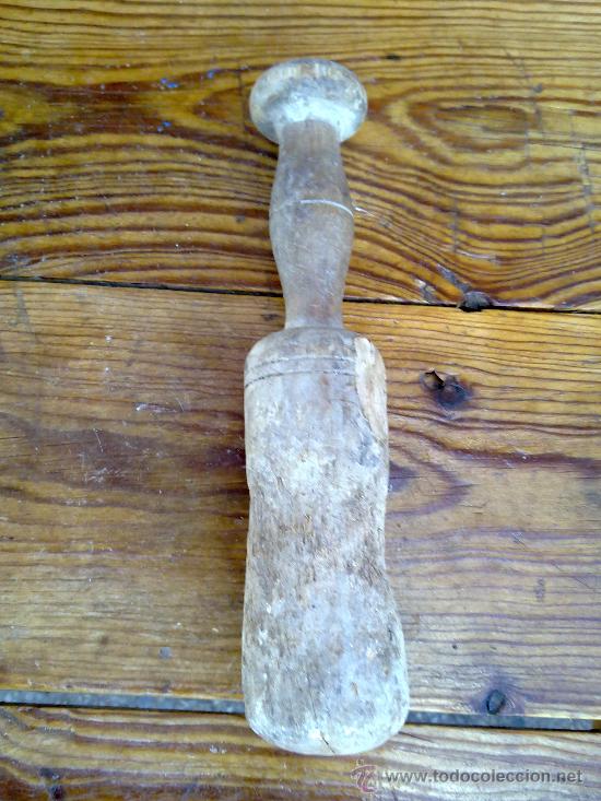 Antig&uuml;edades: ANTIGUA MANO DE MORTERO, HECHA EN MADERA. - Foto 1