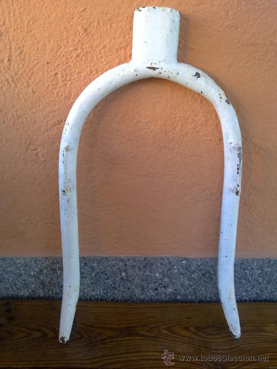 Antig&uuml;edades: ANTIGUO HORCATE EN HIERRO. - Foto 1