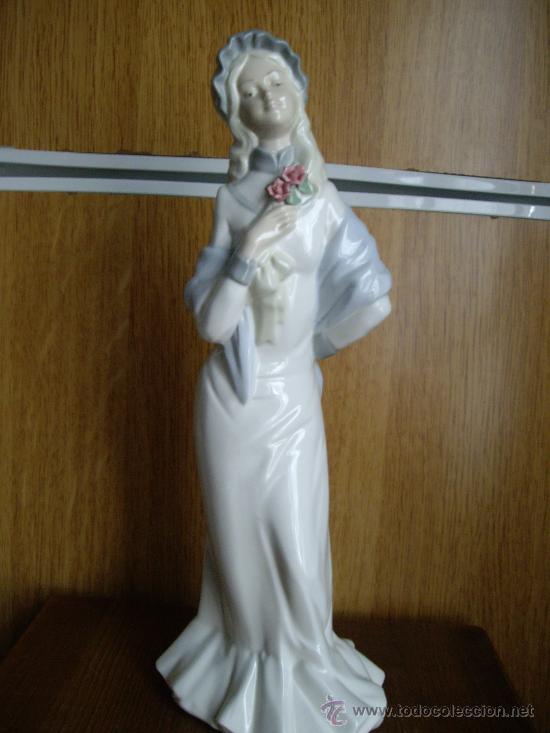 Antiguidades: FIGURA DE PORCELANA A&Ntilde;OS 70 CERAMICA EUROPA MEDIDA 33 CTM DE ALTURA NO LLADRO ENVIO GRATIS