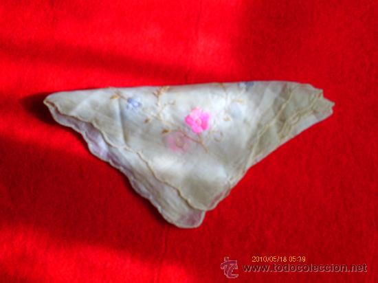 Antig&uuml;edades: PA&Ntilde;UELO DE SEDA BORDADO.ANTIGUO - Foto 1