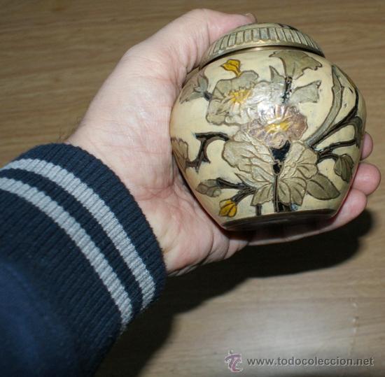 Antig&uuml;edades: pareja de vasijas de bronce y lacado - Foto 3