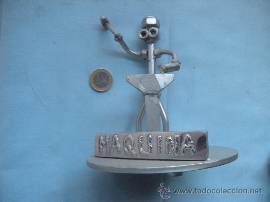 Antiguidades: ESCULTURA . HERRERO CON YUNQUE EN ACERO INOXIDABLE. M&Aacute;QUINA
