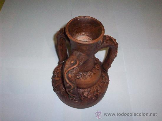 Antig&uuml;edades: PEQUE&Ntilde;O C&Aacute;NTARO DE TRES ASAS - Foto 1