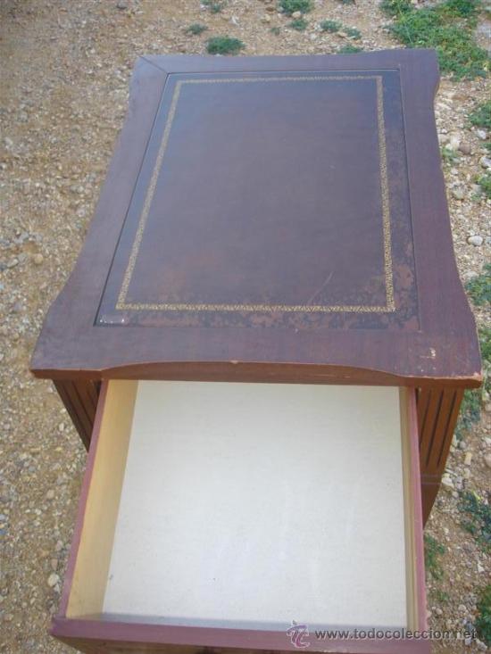 Antig&uuml;edades: mesa de madera de mogno con ruedas - Foto 2