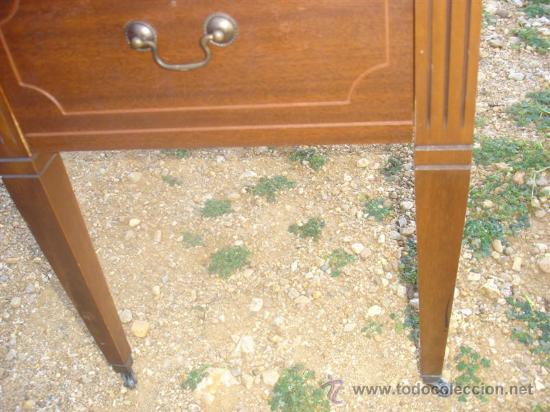 Antig&uuml;edades: mesa de madera de mogno con ruedas - Foto 4