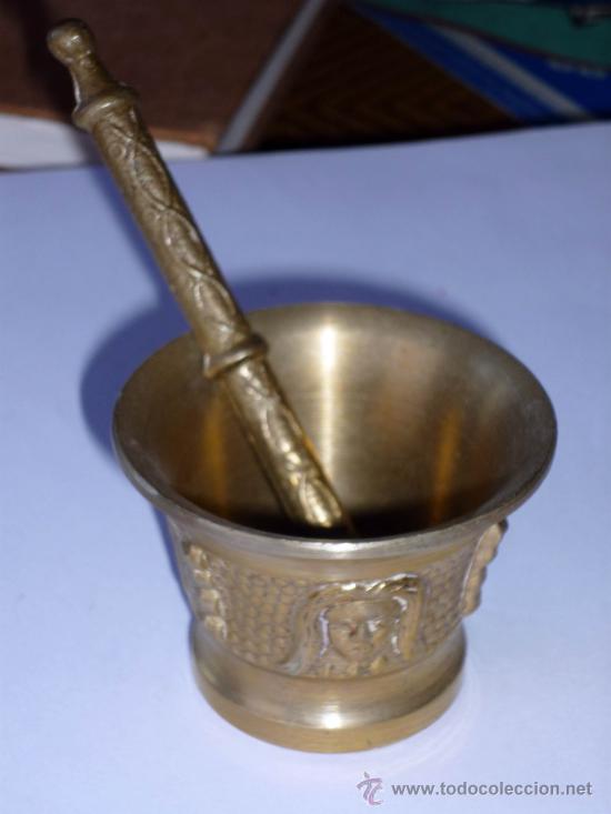 Antig&uuml;edades: ALMIREZ O MORTERO DE BRONCE MEDIADOS SIGLO XX ,CON SU MANO,PEQUE&Ntilde;O 6CM DIAMETRO
