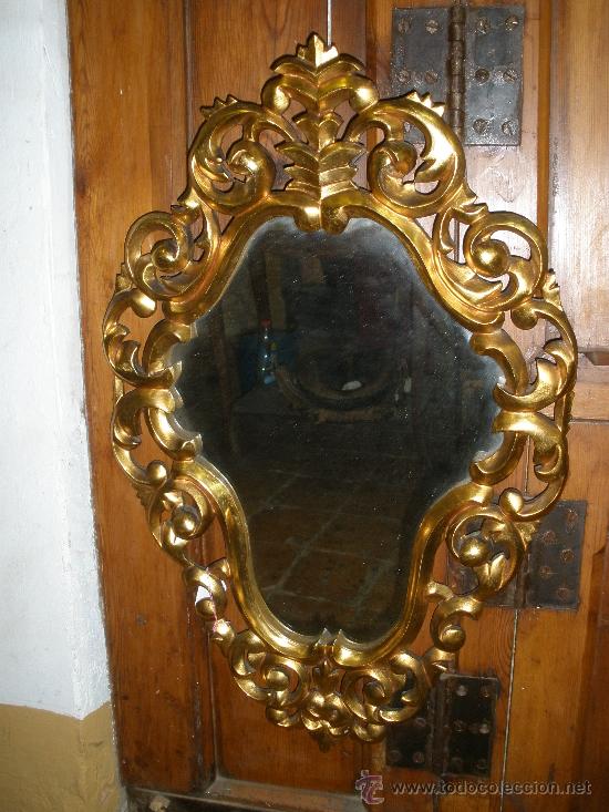 Antig&uuml;edades: Espejo cornucopia de madera tallada y dorada. S.XIX - Foto 1