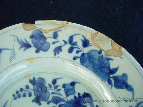 Antig&uuml;edades: Lote 3 platos seculo XVIII con defectos - Foto 11
