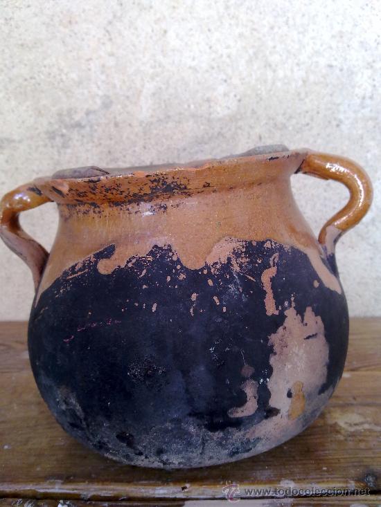 Antig&uuml;edades: antigua olla o puchero de barro. - Foto 1