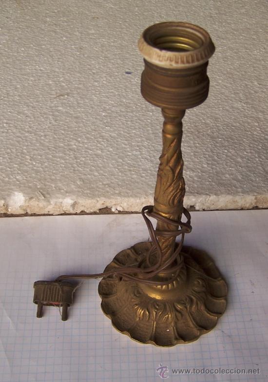 Antig&uuml;edades: pie de lampara de sobremesa de metal - Foto 1