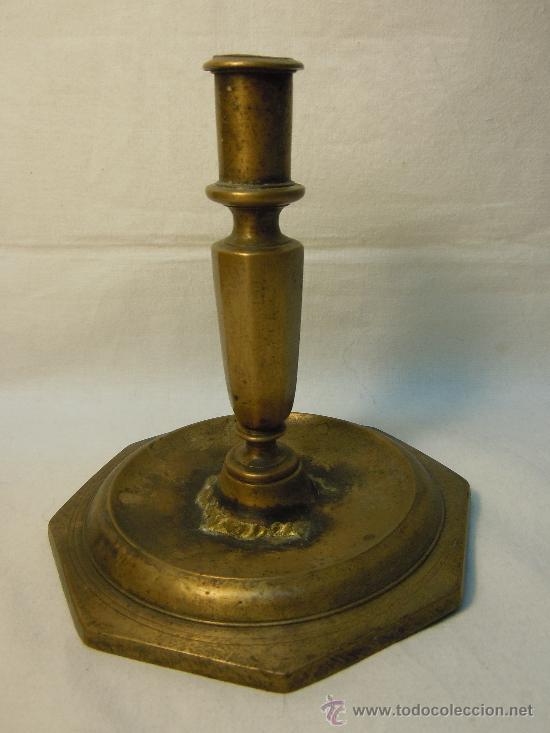 Antig&uuml;edades: CANDELERO BRONCE SIGLO XIX - Foto 1