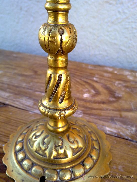 Antig&uuml;edades: antiguo candelabro de bronce , electrificado. - Foto 3