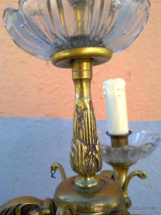 Antig&uuml;edades: antiguo candelabro de bronce , electrificado. - Foto 4