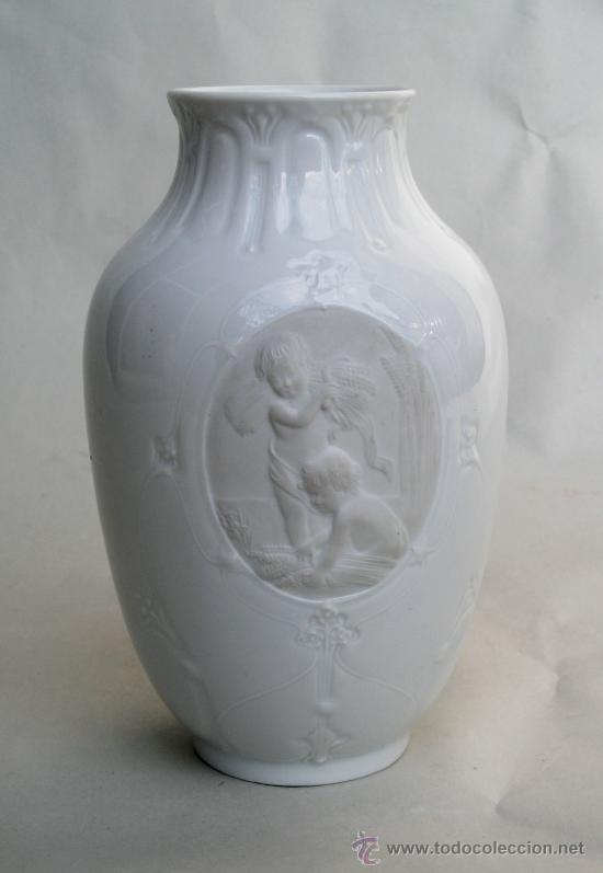 Antig&uuml;edades: Florero de porcelana - Foto 1