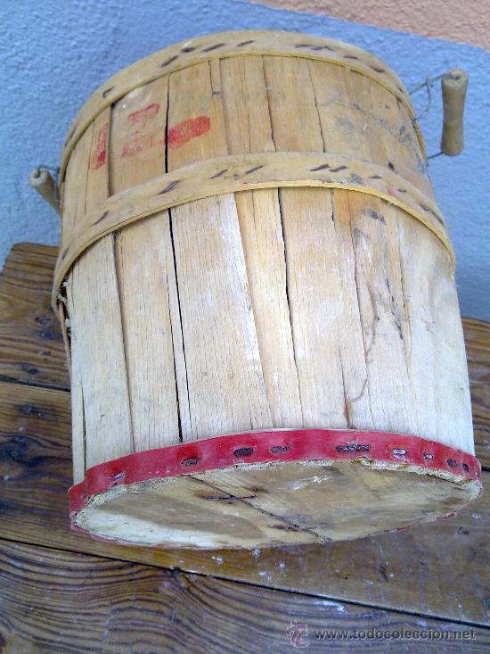 Antig&uuml;edades: ANTIGUA BOTELLA DE CRISTAL, FORRADA CON LAMINAS DE MADERA. - Foto 3