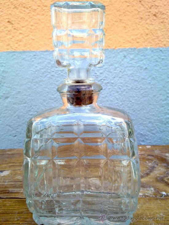 Antig&uuml;edades: preciosa licorera - Foto 1