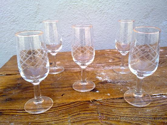 Antiguidades: antiguas 5 copas con bonito labrado