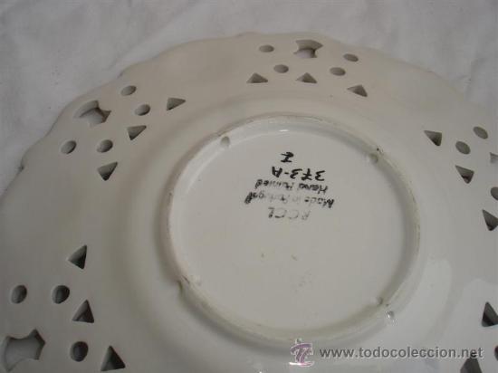 Antig&uuml;edades: plato de colgar de ceramica - Foto 2