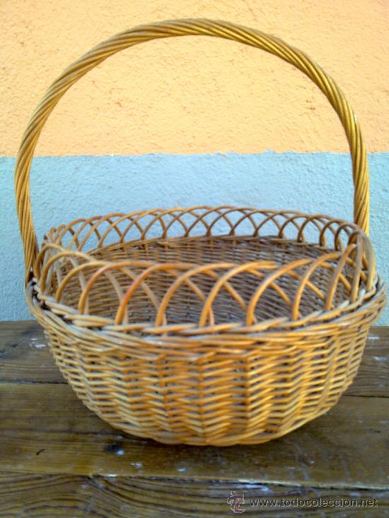 Antig&uuml;edades: antiguo cesto o canasta de mimbre - Foto 1