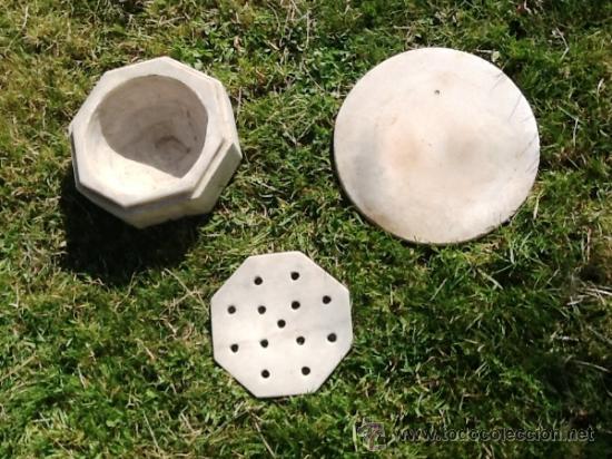 Antig&uuml;edades: ANTIGUO RECIPIENTE OCTOGONAL M&Aacute;RMOL BLANCO. 3 PIEZAS. - Foto 2