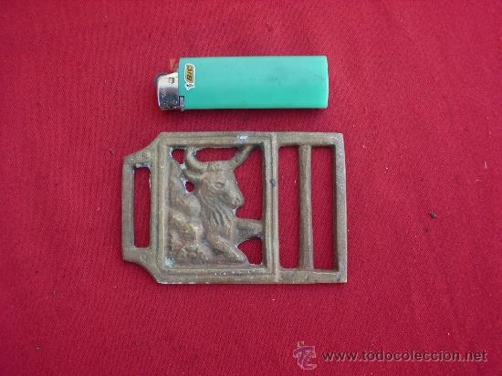 Antig&uuml;edades: Adorno ingl&eacute;s de bronce 10,5 cms x 7 cms - Foto 1