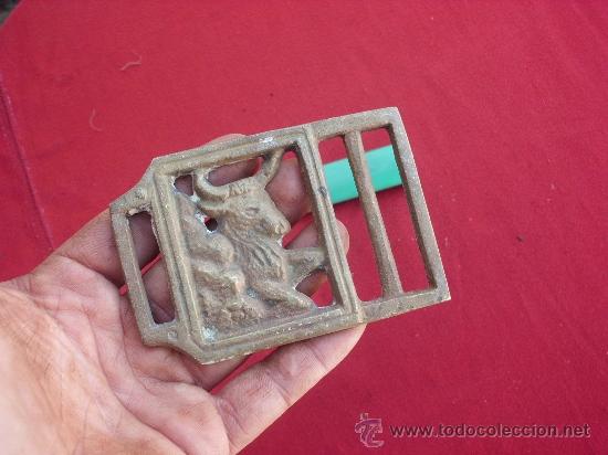 Antig&uuml;edades: Adorno ingl&eacute;s de bronce 10,5 cms x 7 cms - Foto 2