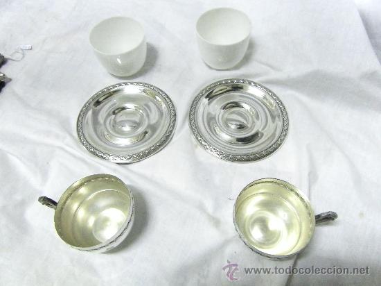 Antig&uuml;edades: JUEGO DE DOS TAZAS OPALINA CON FUNDA Y PLATO - Foto 2