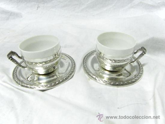 Antig&uuml;edades: JUEGO DE DOS TAZAS OPALINA CON FUNDA Y PLATO - Foto 1