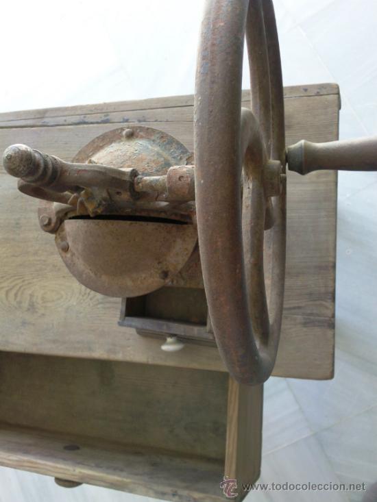 Antig&uuml;edades: Antiguo molinillo de cafe marca Elma con mesa - Foto 10