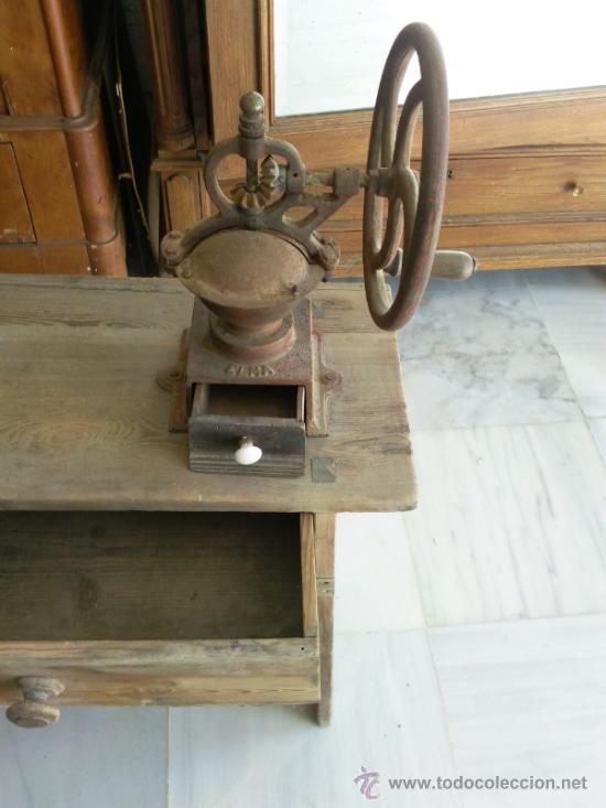 Antig&uuml;edades: Antiguo molinillo de cafe marca Elma con mesa - Foto 5