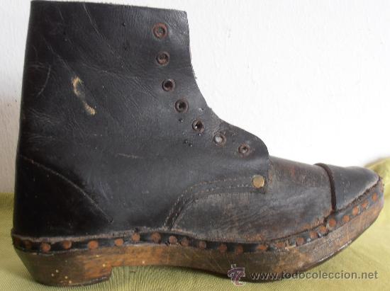 Antig&uuml;edades: BOTAS DE NI&Ntilde;O, PARA ANDAR EN LA NIEVE - Foto 2